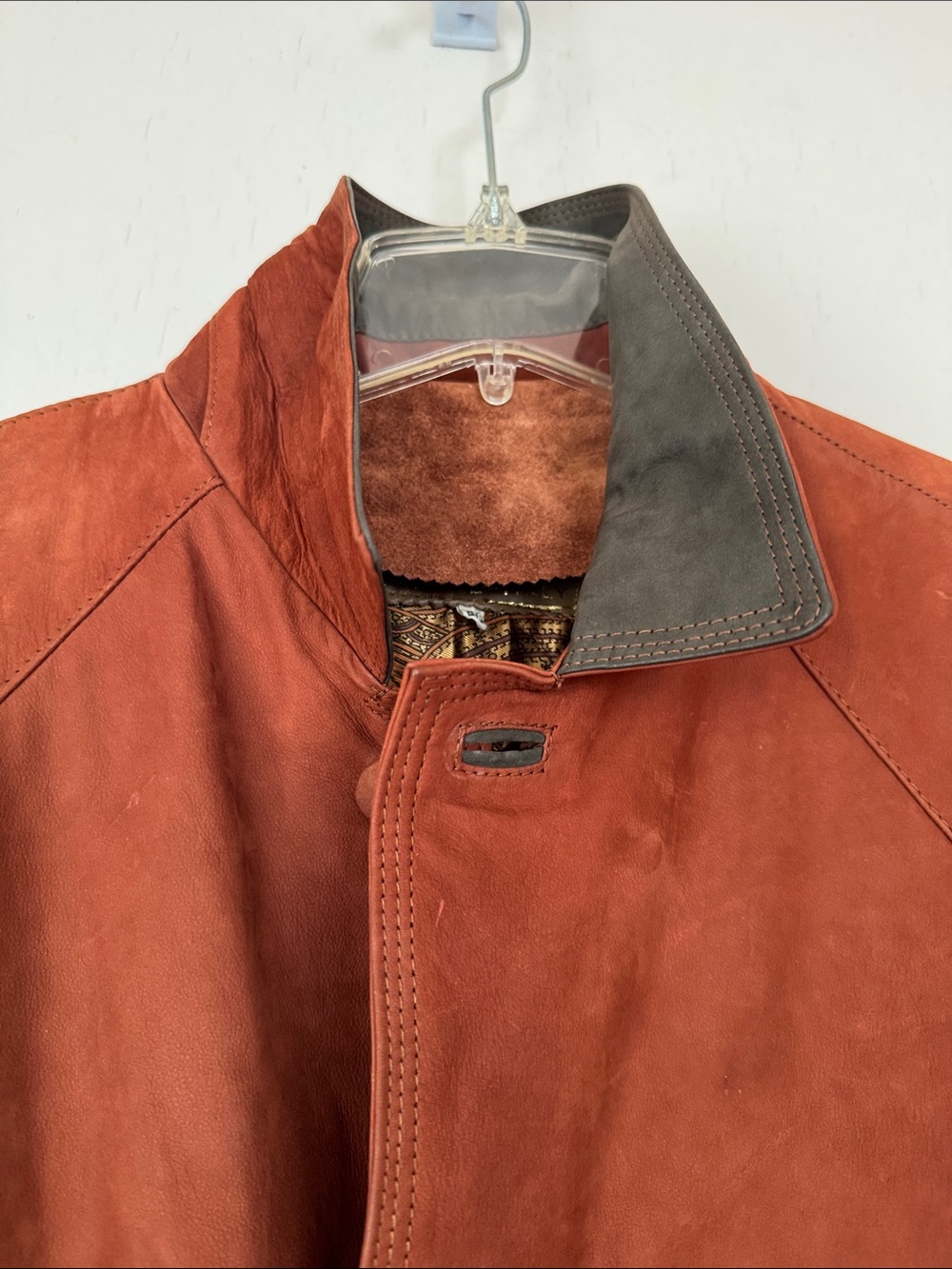 Vera Pelle Men’s Italian Suede Cognac Color Coat with Dark Green Collar. Size 50 - Picture 9 of 11